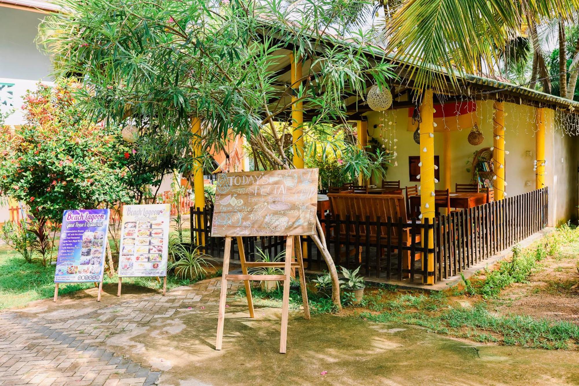 Beach Lagoon Guesthouse Тангалла Экстерьер фото