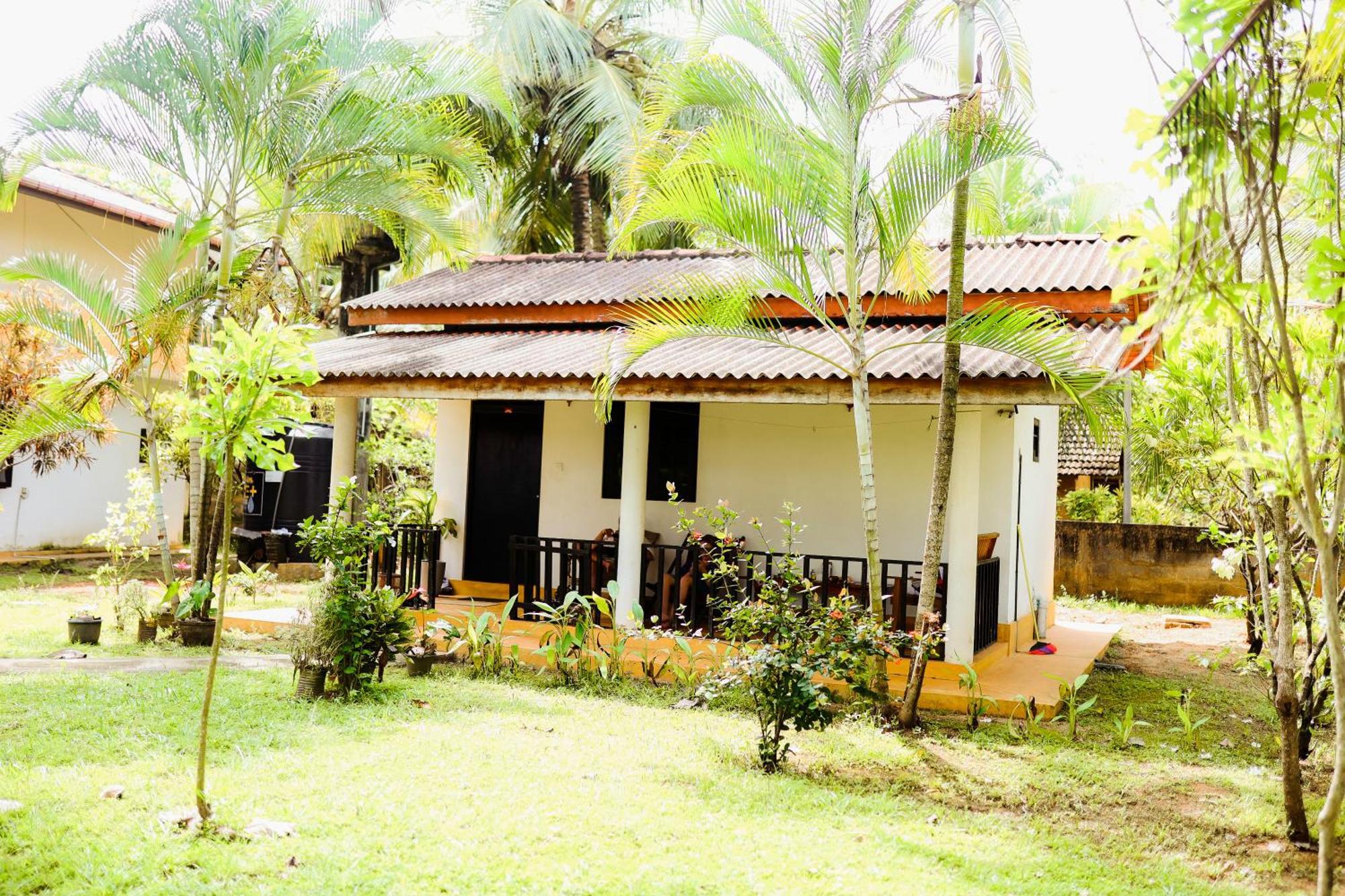 Beach Lagoon Guesthouse Тангалла Экстерьер фото