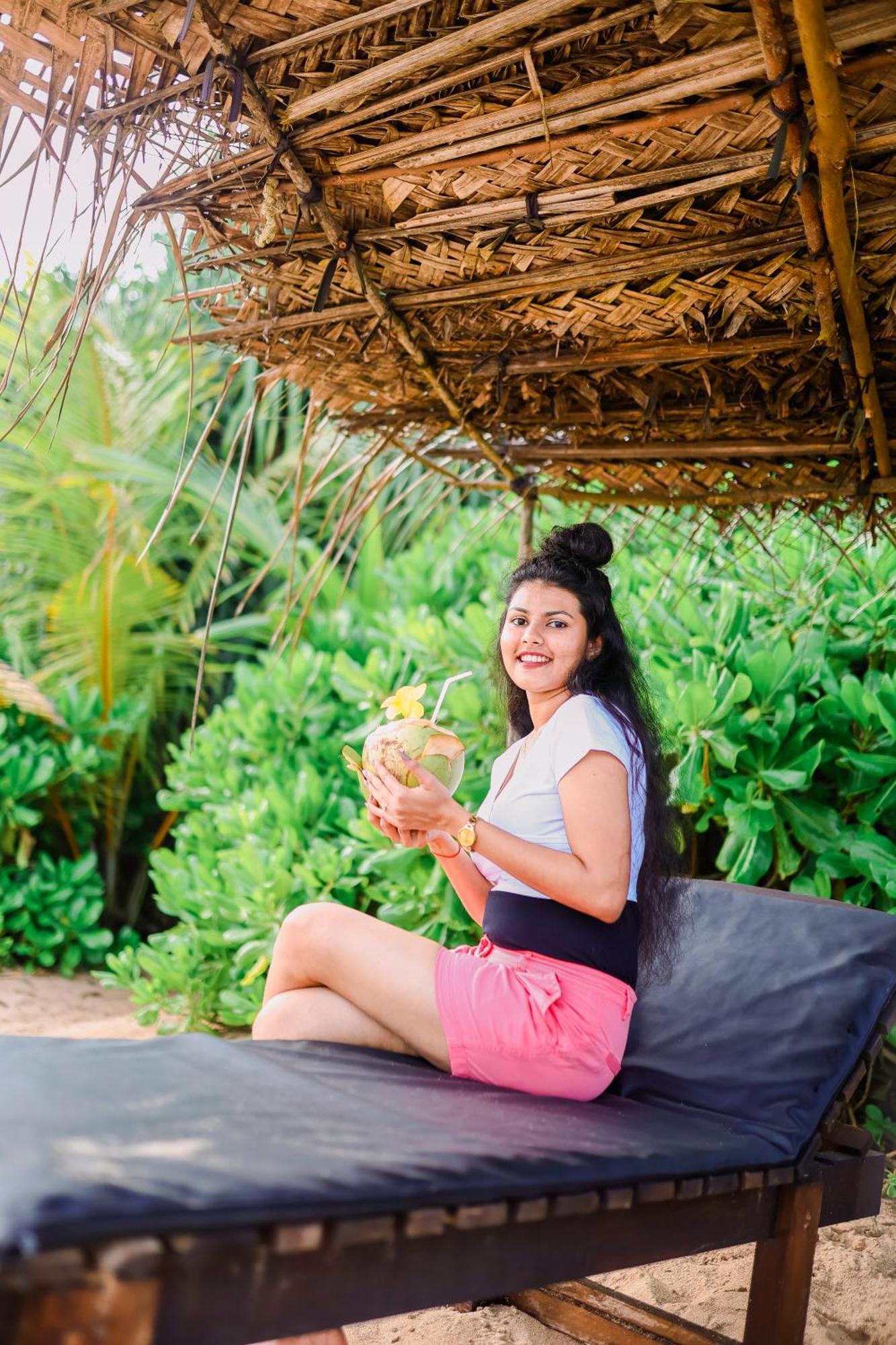 Beach Lagoon Guesthouse Тангалла Экстерьер фото