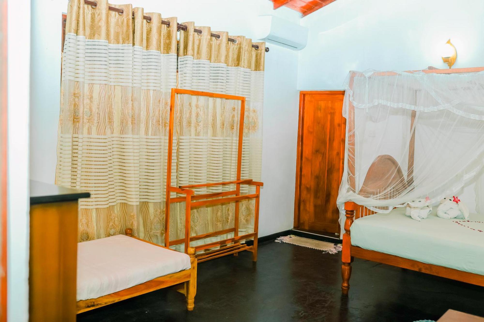 Beach Lagoon Guesthouse Тангалла Экстерьер фото