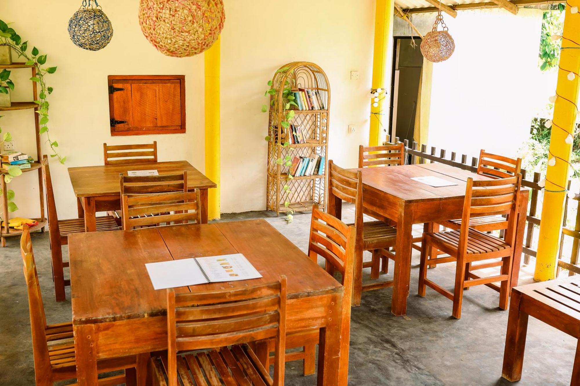 Beach Lagoon Guesthouse Тангалла Экстерьер фото