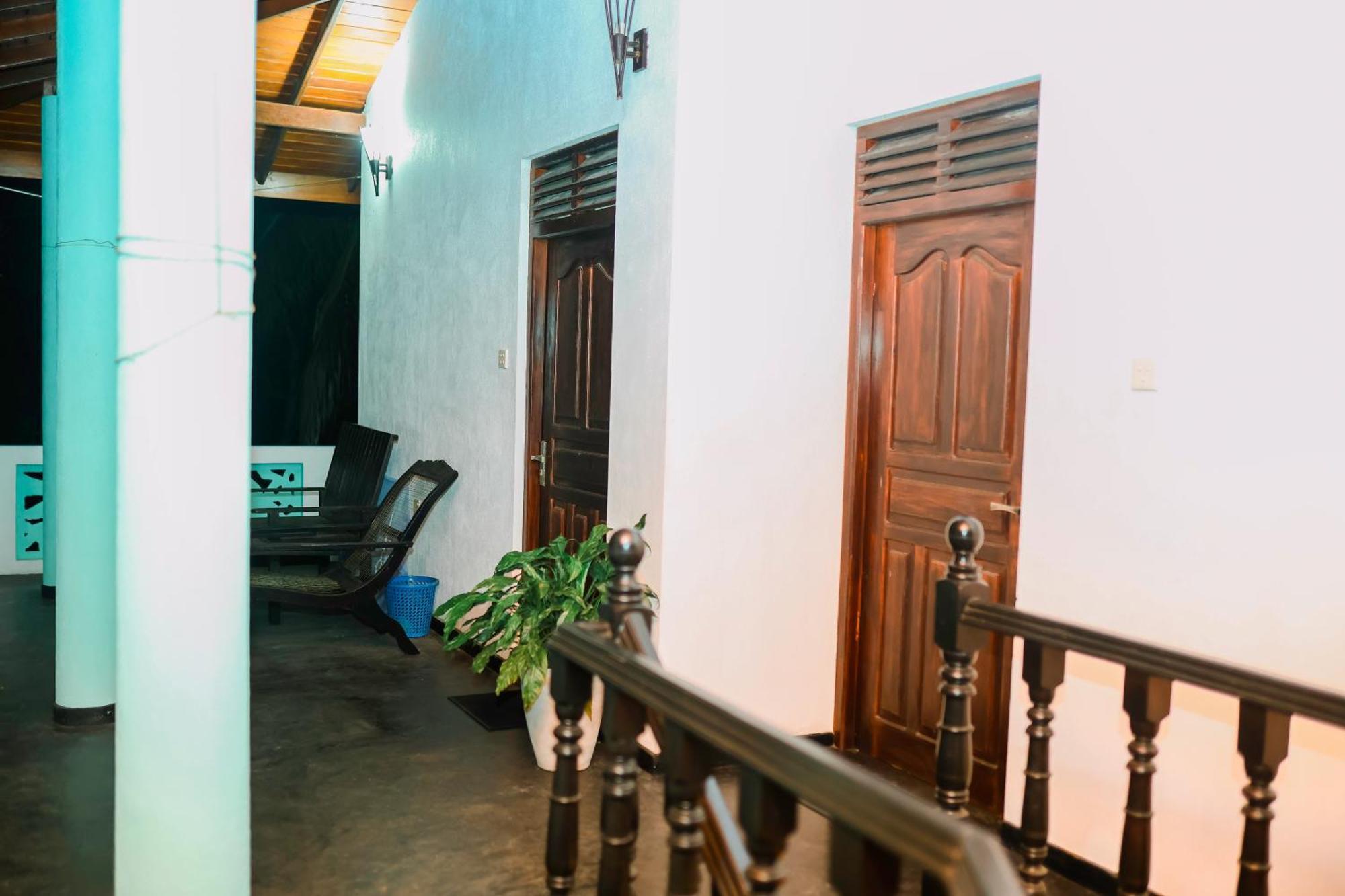 Beach Lagoon Guesthouse Тангалла Экстерьер фото