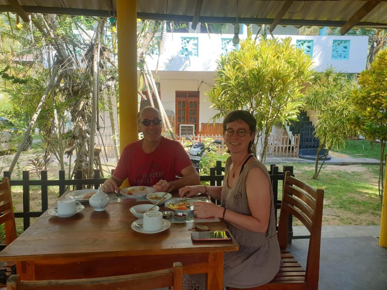 Beach Lagoon Guesthouse Тангалла Экстерьер фото
