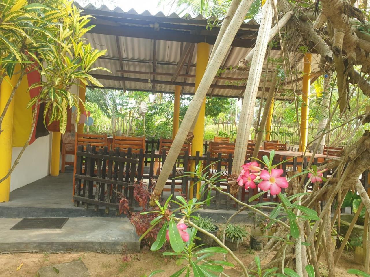 Beach Lagoon Guesthouse Тангалла Экстерьер фото