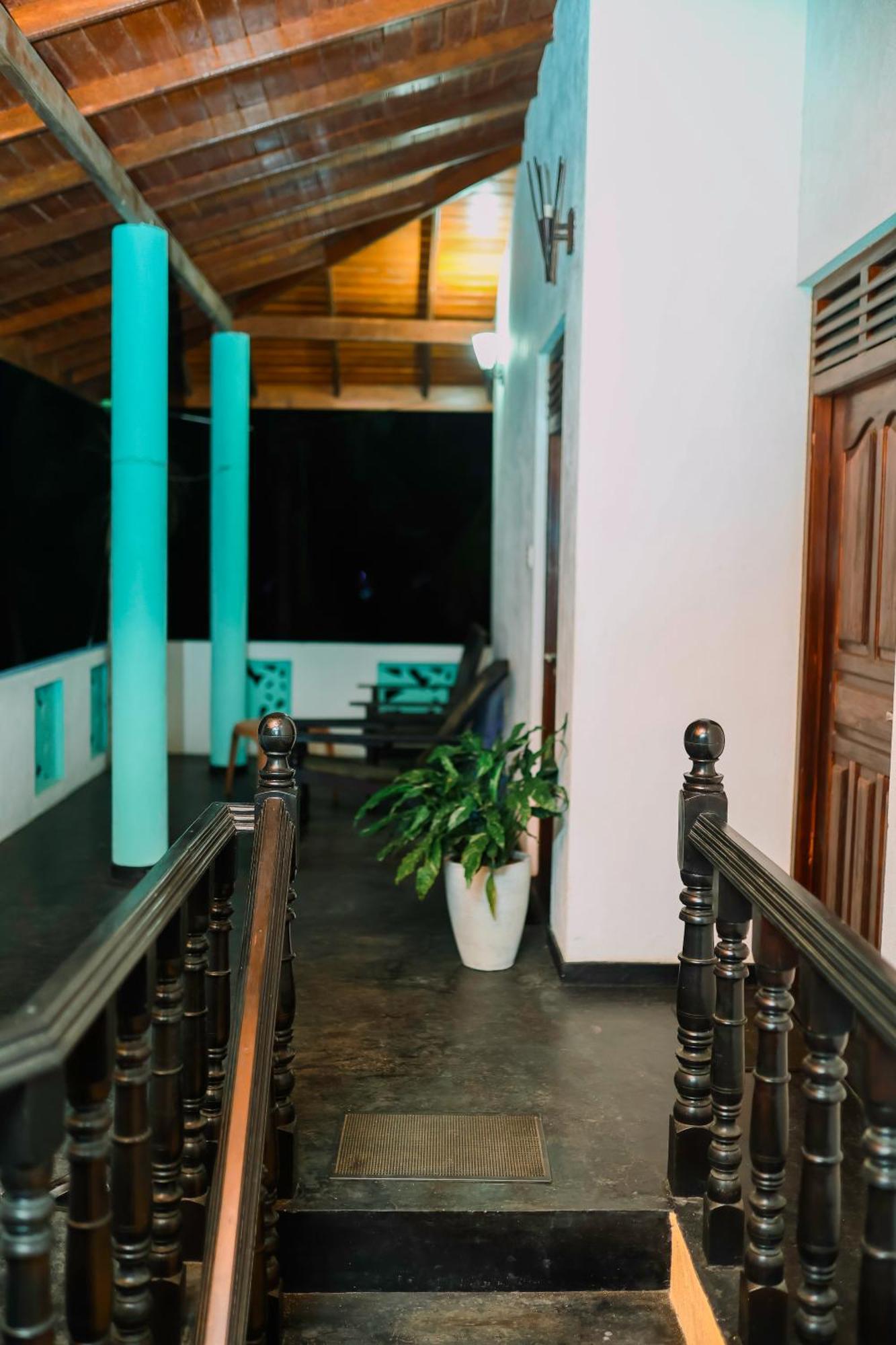 Beach Lagoon Guesthouse Тангалла Экстерьер фото