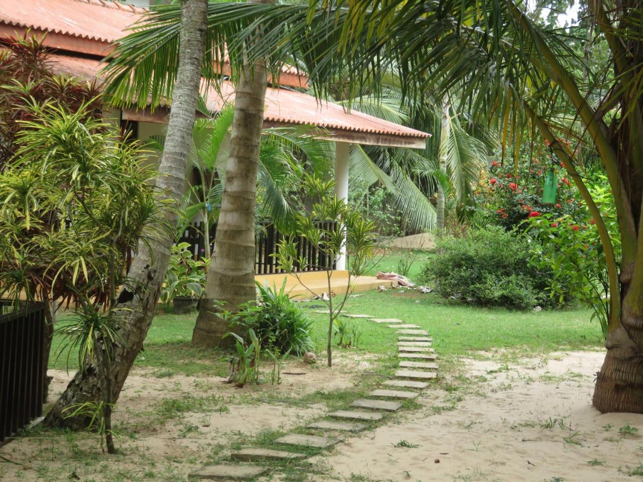 Beach Lagoon Guesthouse Тангалла Экстерьер фото