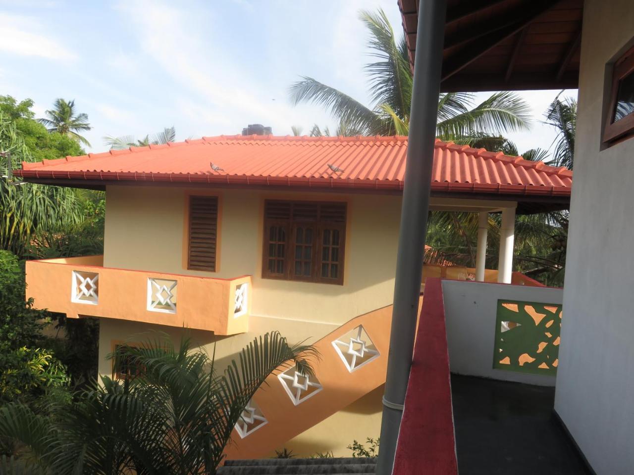 Beach Lagoon Guesthouse Тангалла Экстерьер фото