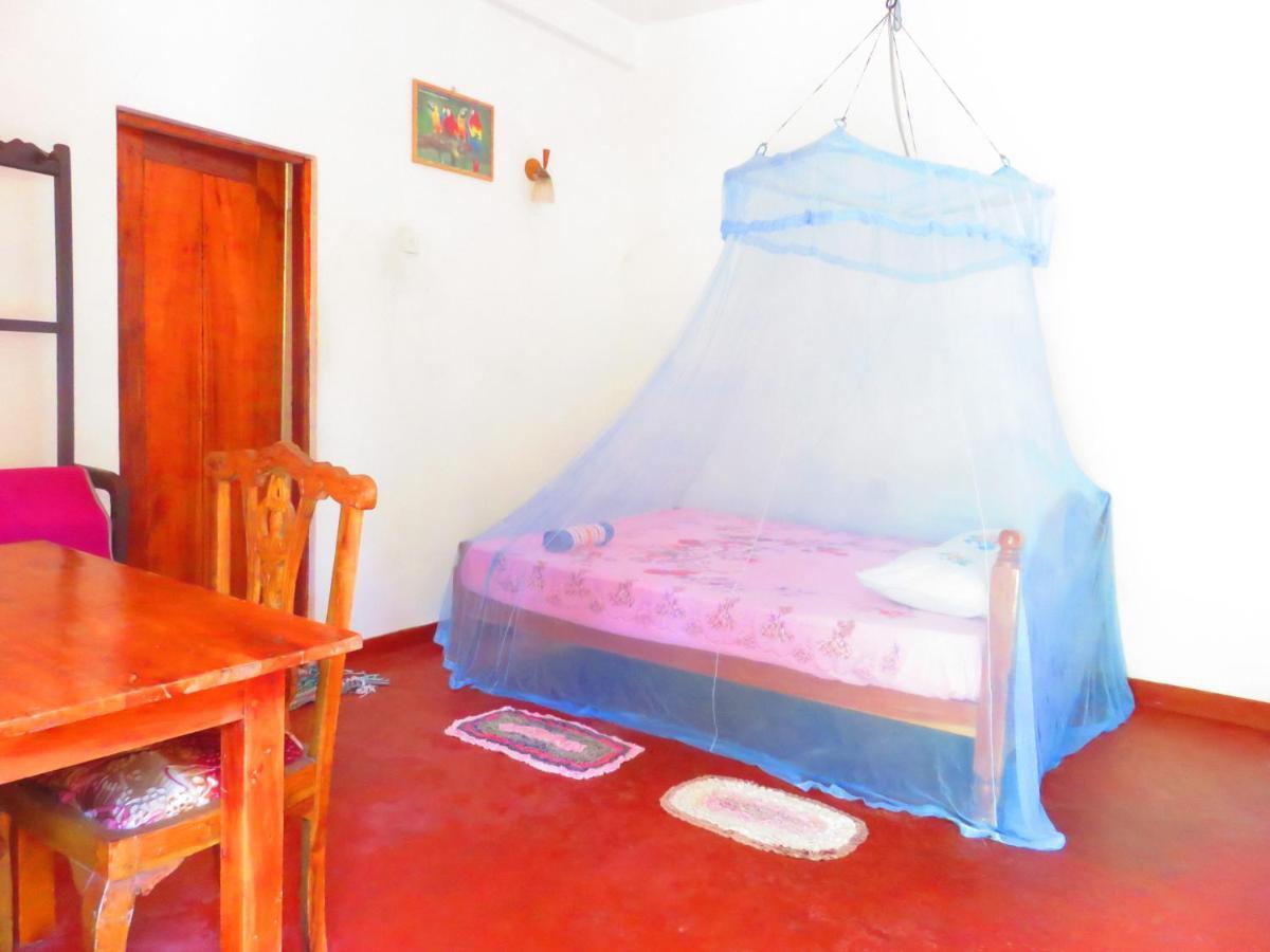 Beach Lagoon Guesthouse Тангалла Экстерьер фото